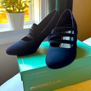 Marbella Navy 7.5 women’s heels with elastic straps